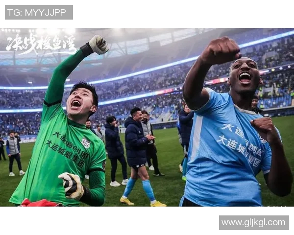 大连足球历史上的十大球星及其传奇故事揭秘 大连足球历史上的十大球星及其传奇故事揭秘