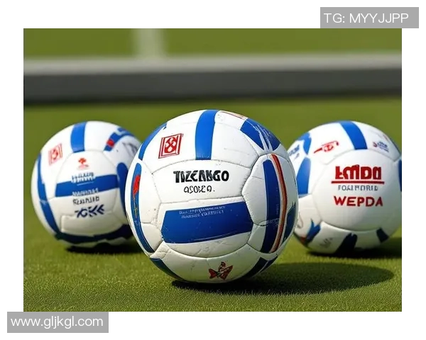 足球爆汤球星风云榜：从绿茵场到全球瞩目，他们如何成就传奇